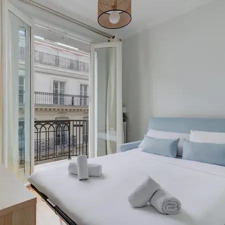 Renaissance Madeleine - Elegant In Madeleine Parigi